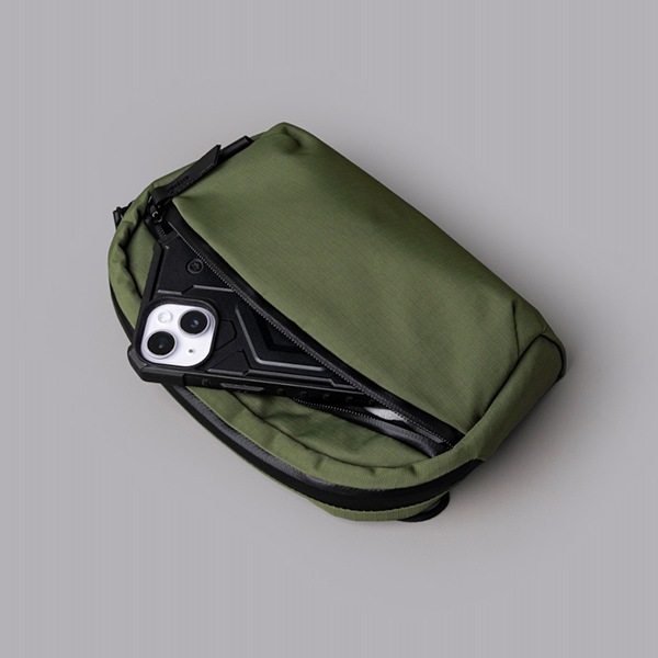 �����٤�Υ٥�ƥ��ա� ALPAKA ����ѥ� FLIGHT SLING MINI 1L ����󥰥Хå� �ʥ��顼�����꡼��� 4200