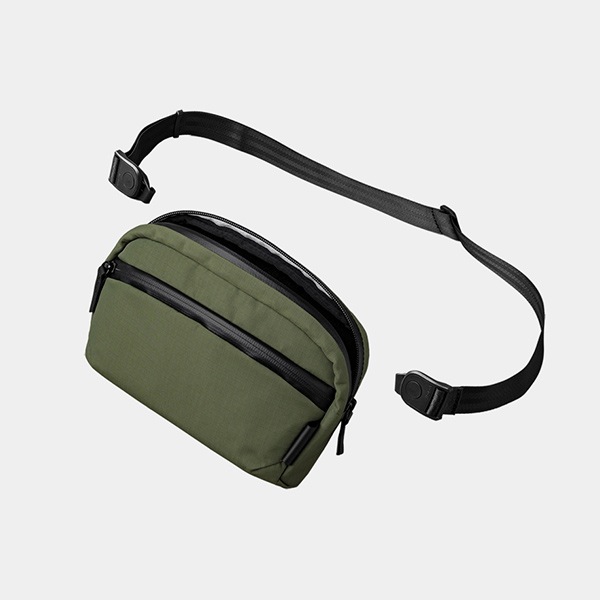 �����٤�Υ٥�ƥ��ա� ALPAKA ����ѥ� FLIGHT SLING MINI 1L ����󥰥Хå� �ʥ��顼�����꡼��� 4200