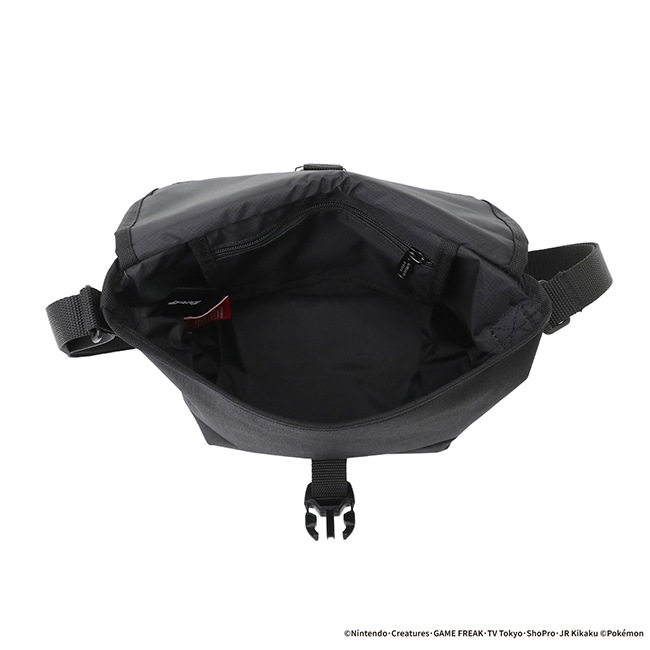 �����٤�Υ٥�ƥ��ա� Manhattan Portage �ޥ�ϥå���ݡ��ơ��� �ݥ��åȥ�󥹥��� 2025 ��å��󥸥㡼�Хå� ZA �ʥ��顼���֥�å��� MP1603FZPPKMN25ZA