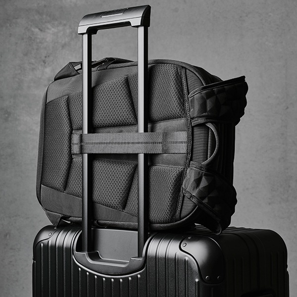 選べるノベルティ付】 ALPAKA アルパカ ELEMENTS BACKPACK PRO AXOFLUX