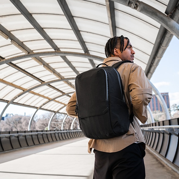 選べるノベルティ付】 ALPAKA アルパカ ELEMENTS BACKPACK PRO AXOFLUX