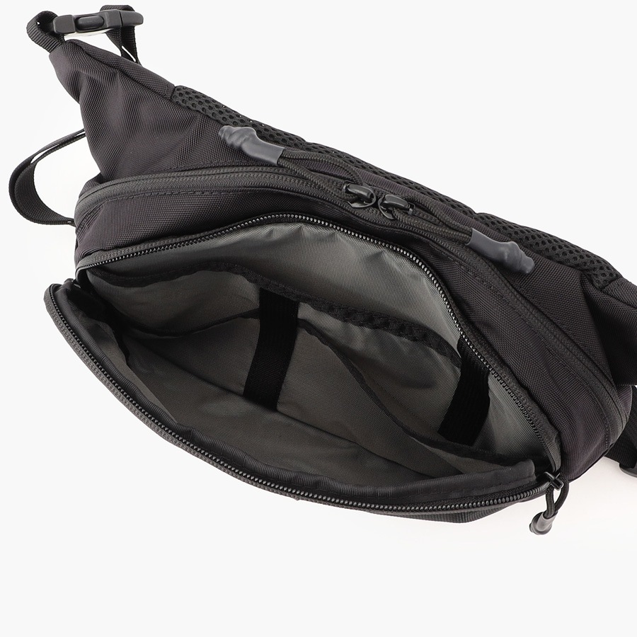 �����٤�Υ٥�ƥ��ա� �֥꡼�ե��� BRIEFING ����󥰥Хå� DT SLING �ʥ��顼���֥�å��� BRA251L55