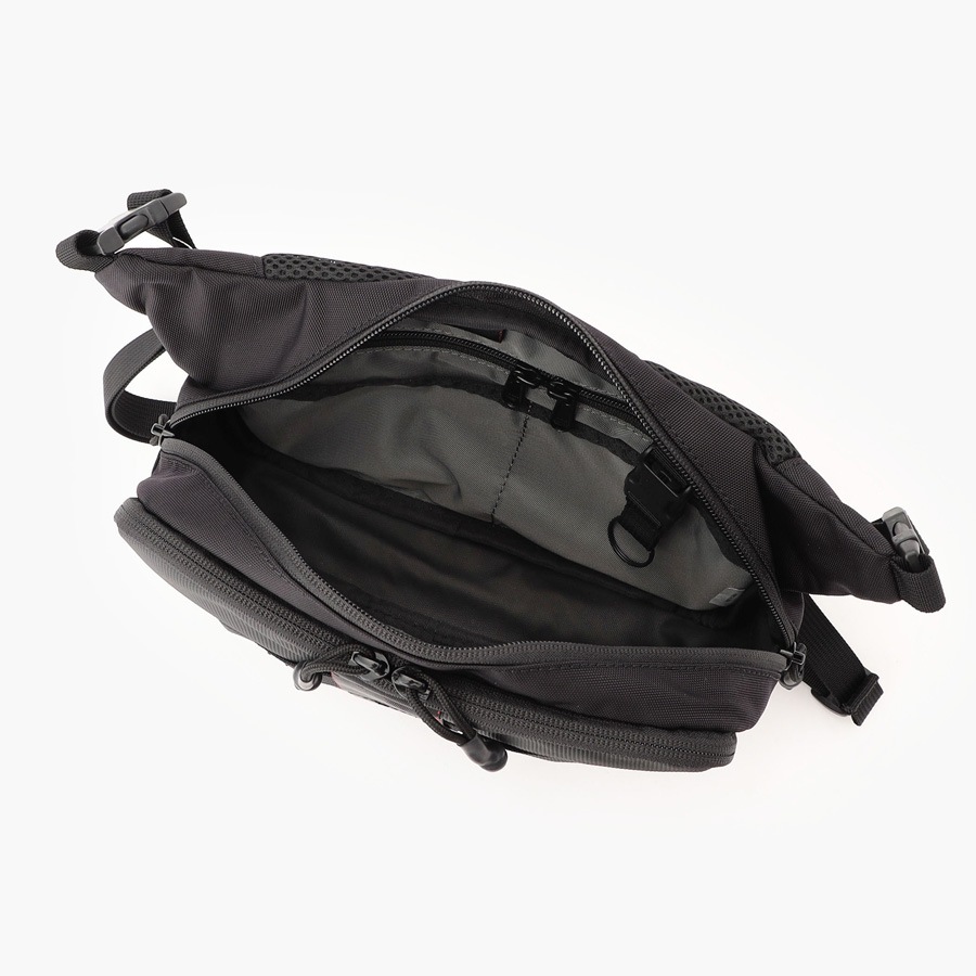 �����٤�Υ٥�ƥ��ա� �֥꡼�ե��� BRIEFING ����󥰥Хå� DT SLING �ʥ��顼���֥�å��� BRA251L55