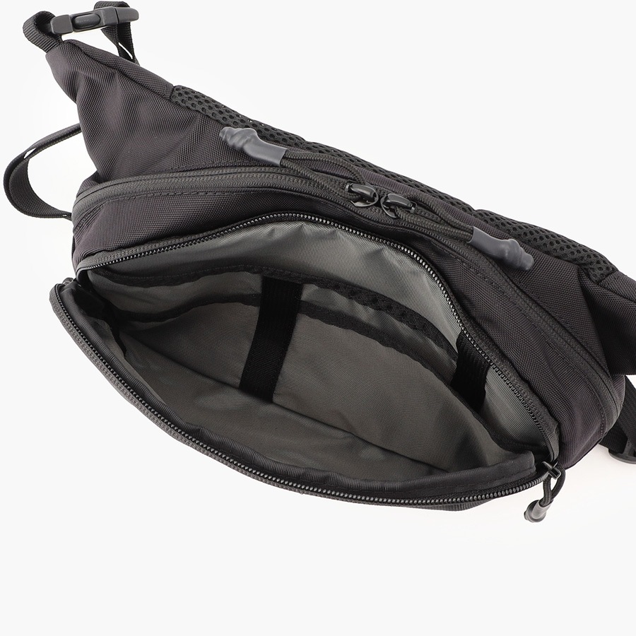 �����٤�Υ٥�ƥ��ա� �֥꡼�ե��� BRIEFING ����󥰥Хå� DT SLING �ʥ��顼���֥�å��� BRA251L55