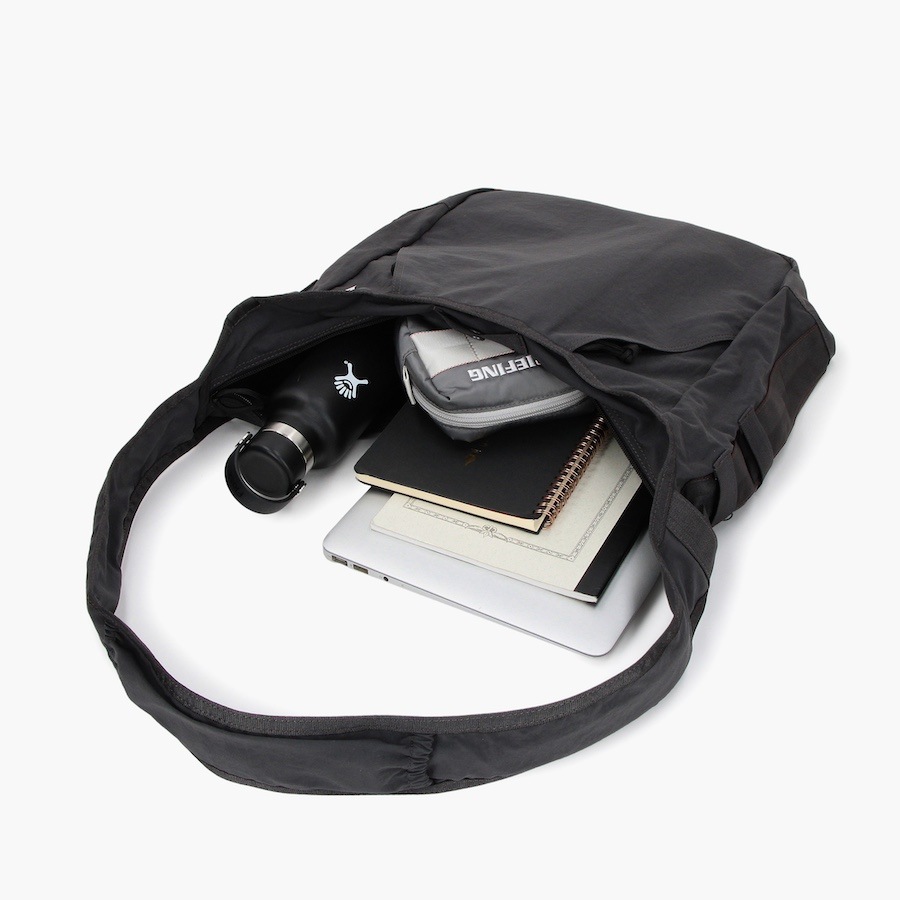 �����٤�Υ٥�ƥ��ա� �֥꡼�ե��� BRIEFING ���������Хå� HOBO BAG TALL �ʥ��顼�����㥳����� BRA251L13