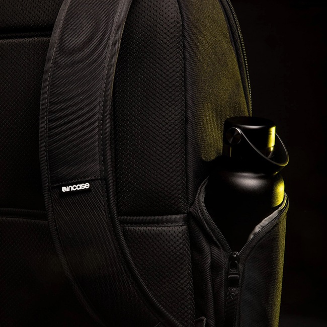 �����٤�Υ٥�ƥ��ա�Incase ���󥱡��� A.R.C. Daypack 20L �ǥ��ѥå� �ʥ��顼���֥�å��� 137213053005