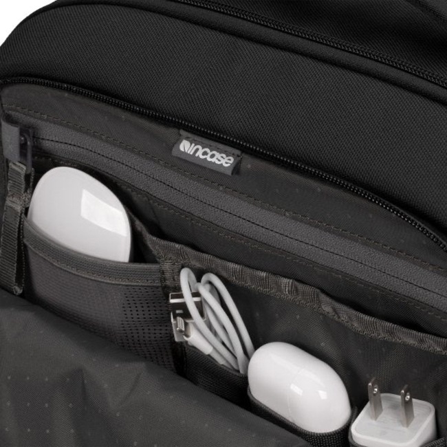 �����٤�Υ٥�ƥ��ա�Incase ���󥱡��� A.R.C. Daypack 20L �ǥ��ѥå� �ʥ��顼���֥�å��� 137213053005