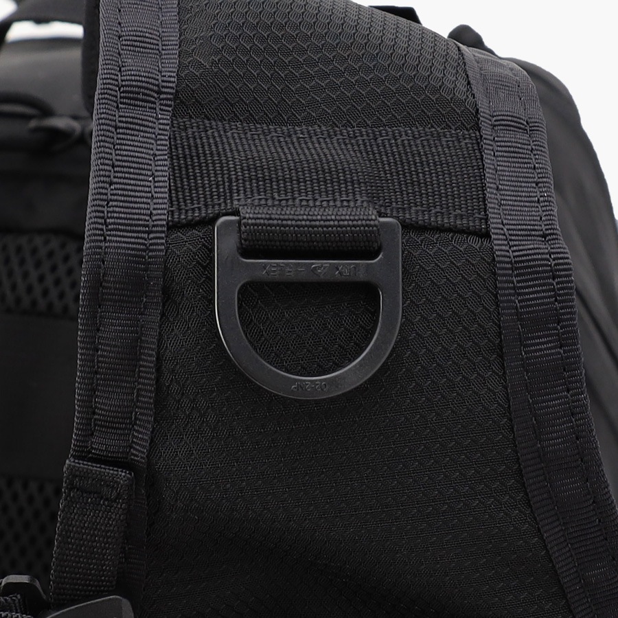 �����٤�Υ٥�ƥ��ա� �֥꡼�ե��� BRIEFING �Хå��ѥå� DT PACK �ʥ��顼���֥�å��ߥͥ��ӡ��� BRA251P33