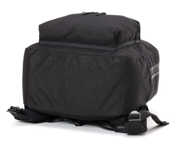 �����٤�Υ٥�ƥ��աۥݡ��������饷�å� �˥塼�ȥ� �ǥ��ѥå� M �ʥ��顼���֥�å��� PORTER CLASSIC 050-3385