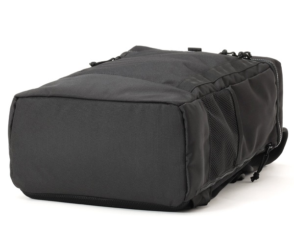 �����٤�Υ٥�ƥ��ա� NEW ERA �˥塼���� �ܥå����ѥå� �ߥǥ����� 25L �ʥ��顼���֥�å��� 14521365