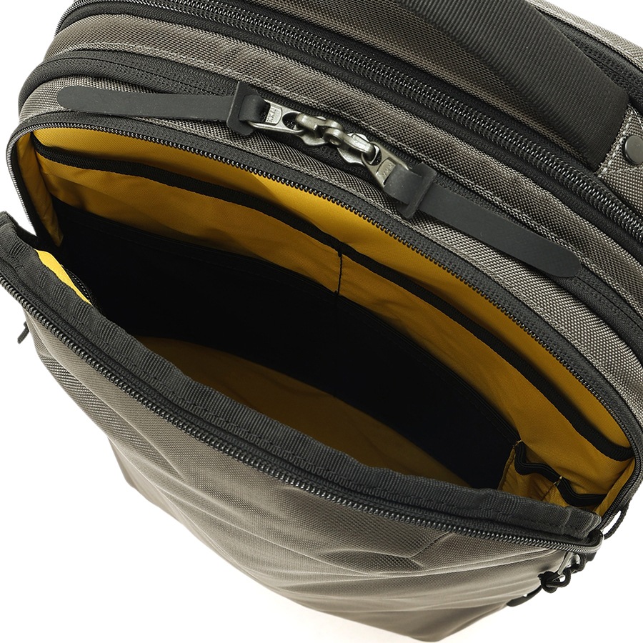 �����٤�Υ٥�ƥ��ա� Columbia ������ӥ� Tyger Brook ���������֥�å� 20L+ �Хå��ѥå� �ʥ��顼���֥�å��� PU8722