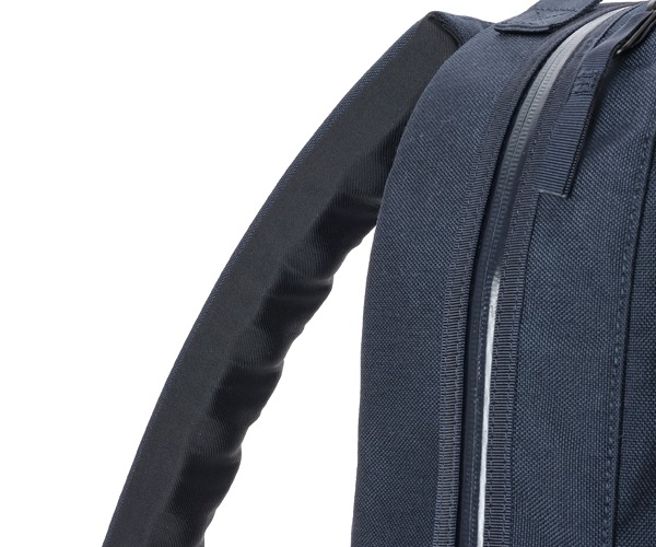 �����٤�Υ٥�ƥ��աۥݡ��������饷�å� �����ǥ��ʥ����� �˥塼�ȥ� ���ƥ����å����å� �ʥ��顼���ͥ��ӡ��� PORTER CLASSIC 050-3433