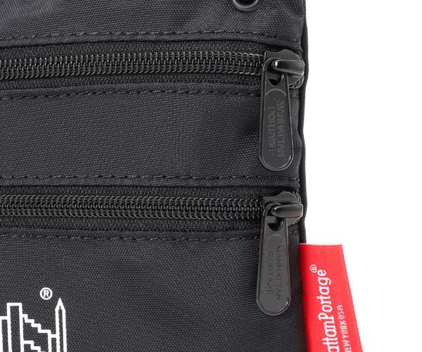 Manhattan Portage �ޥ�ϥå���ݡ��ơ��� �����å��� �ʥ��顼�� �֥�å��� TRIPLEZIPPOUCH