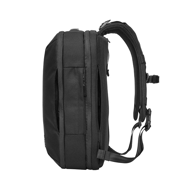 �����٤�Υ٥�ƥ��ա�Incase ���󥱡��� Tracks Two-Way Brief 18L 2WAY�֥꡼�ե����� �ʥ��顼���֥�å��� 137253053002