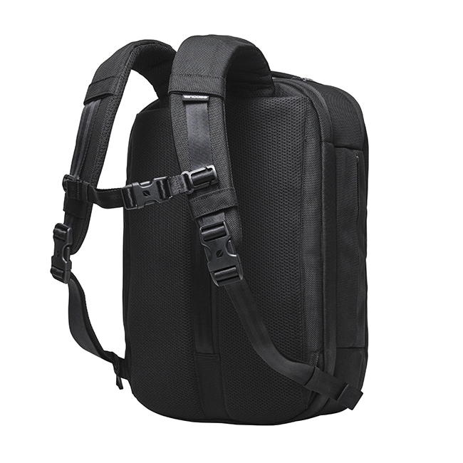 �����٤�Υ٥�ƥ��ա�Incase ���󥱡��� Tracks Two-Way Brief 18L 2WAY�֥꡼�ե����� �ʥ��顼���֥�å��� 137253053002