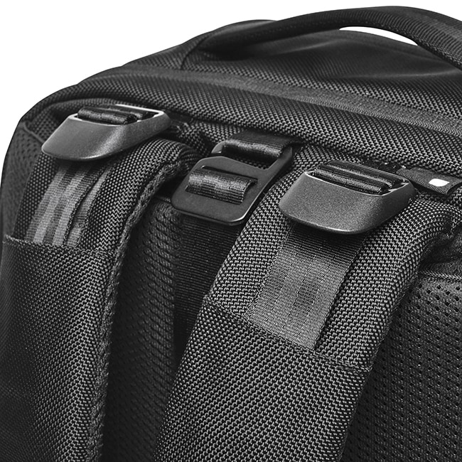 �����٤�Υ٥�ƥ��ա�Incase ���󥱡��� Tracks Two-Way Brief 18L 2WAY�֥꡼�ե����� �ʥ��顼���֥�å��� 137253053002