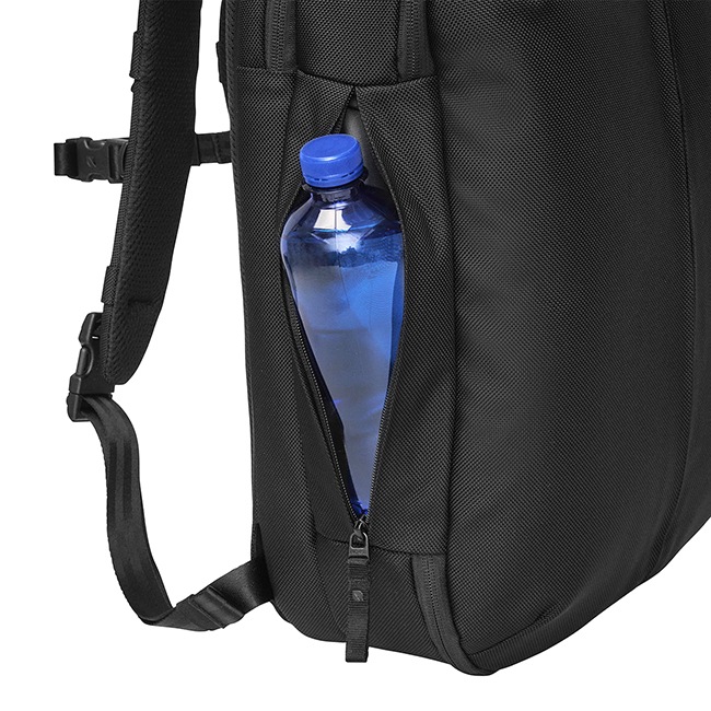 �����٤�Υ٥�ƥ��ա�Incase ���󥱡��� Tracks Two-Way Brief 18L 2WAY�֥꡼�ե����� �ʥ��顼���֥�å��� 137253053002