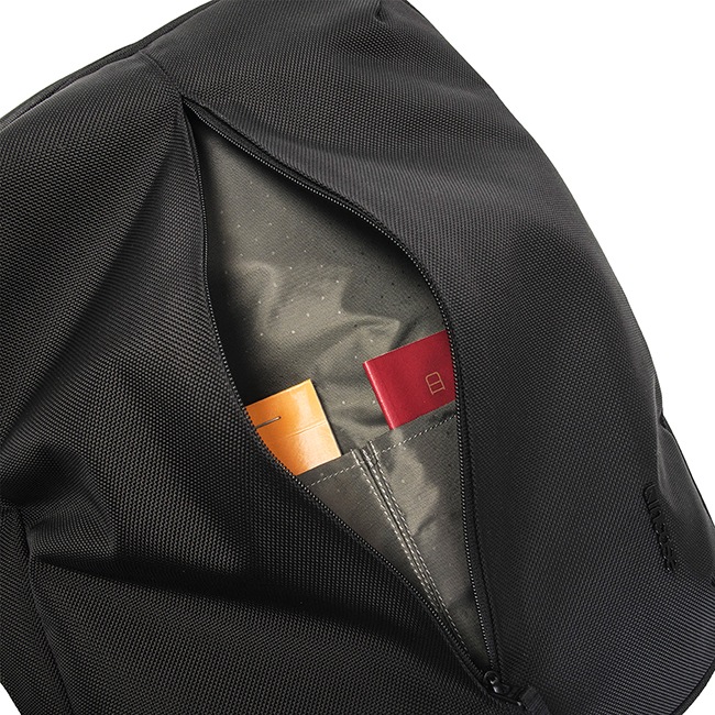 �����٤�Υ٥�ƥ��ա�Incase ���󥱡��� Tracks Two-Way Brief 18L 2WAY�֥꡼�ե����� �ʥ��顼���֥�å��� 137253053002