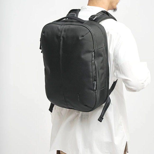 �����٤�Υ٥�ƥ��ա�Incase ���󥱡��� Tracks Two-Way Brief 18L 2WAY�֥꡼�ե����� �ʥ��顼���֥�å��� 137253053002