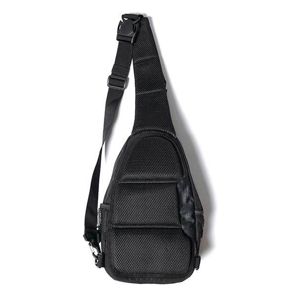 �����٤�Υ٥�ƥ��ա� MAKAVELIC �ޥ���٥�å� SQUAD Cocoon 5 Body Bag �ܥǥ��Хå� �ʥ��顼���֥�å��� 3125-10305