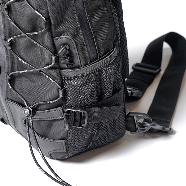 �����٤�Υ٥�ƥ��ա� MAKAVELIC �ޥ���٥�å� SQUAD Cocoon 5 Body Bag �ܥǥ��Хå� �ʥ��顼���֥�å��� 3125-10305