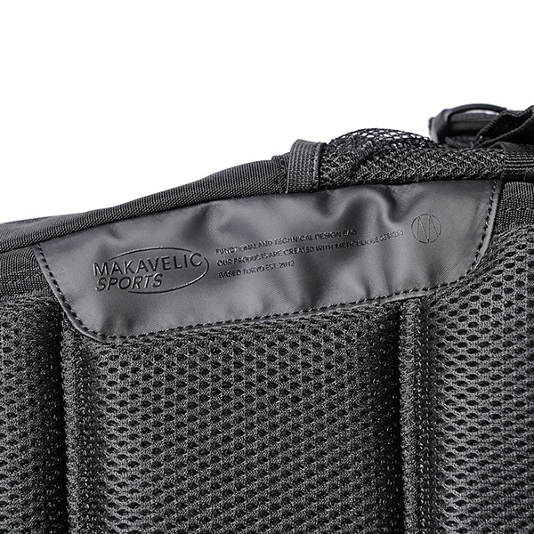 �����٤�Υ٥�ƥ��ա� MAKAVELIC �ޥ���٥�å� SQUAD Cocoon 5 Body Bag �ܥǥ��Хå� �ʥ��顼���֥�å��� 3125-10305