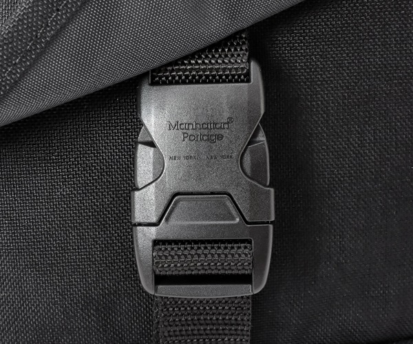 �����٤�Υ٥�ƥ��ա� Manhattan Portage �ޥ�ϥå���ݡ��ơ��� ��å��󥸥㡼�Хå� �ʥ��顼���֥�å��� MP1603FZP
