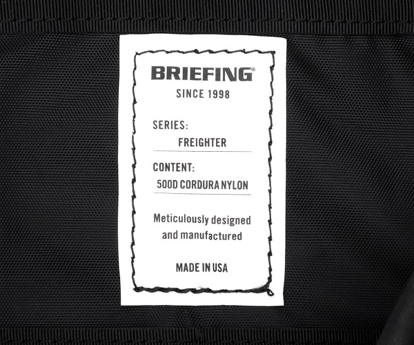 �����٤�Υ٥�ƥ��ա� �֥꡼�ե��� BRIEFING �Хå��ѥå� FREIGHTER FLAP PACKER �ʥ��顼���֥�å��� BRA221P07