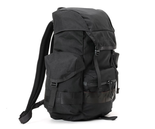 �����٤�Υ٥�ƥ��ա� �֥꡼�ե��� BRIEFING �Хå��ѥå� FREIGHTER FLAP PACKER �ʥ��顼���֥�å��� BRA221P07