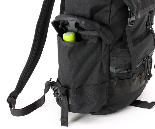 �����٤�Υ٥�ƥ��ա� �֥꡼�ե��� BRIEFING �Хå��ѥå� FREIGHTER FLAP PACKER �ʥ��顼���֥�å��� BRA221P07