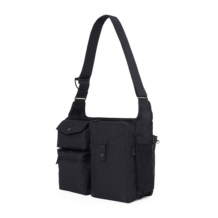 美品　ポーター　2way ショルダーバッグ　ハンド　黒　ダブルジップ　収納多数 POTR ディセクション ショルダーバッグ 994-25002 （カラー：ブラック