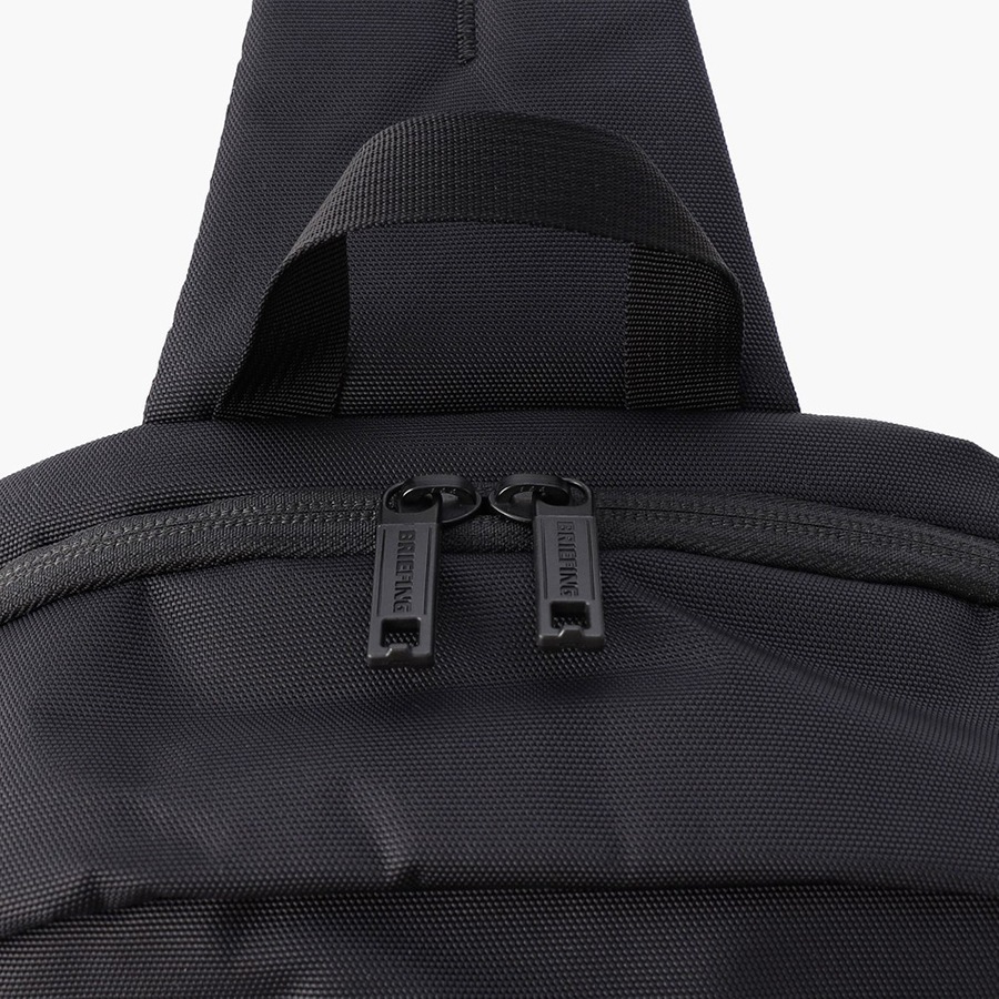 �����٤�Υ٥�ƥ��ա� �֥꡼�ե��� BRIEFING ����󥰥Хå� MFC SLING WR �ʥ��顼���֥�å��� BRA231L43