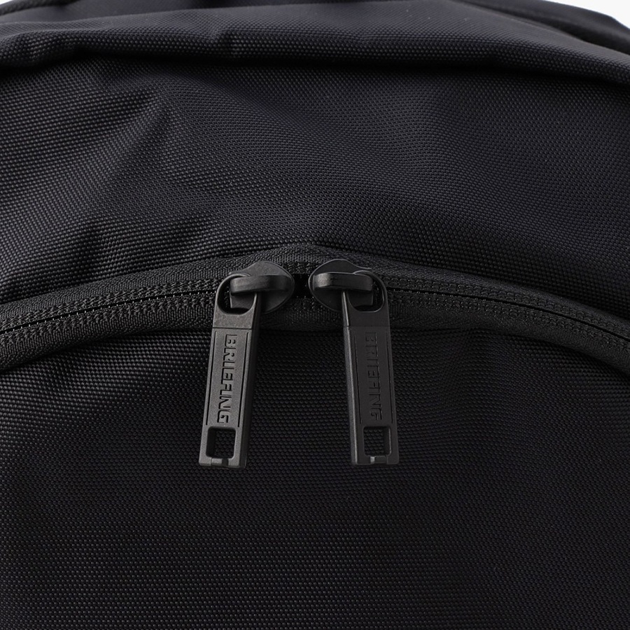 �����٤�Υ٥�ƥ��ա� �֥꡼�ե��� BRIEFING ����󥰥Хå� MFC SLING WR �ʥ��顼���֥�å��� BRA231L43