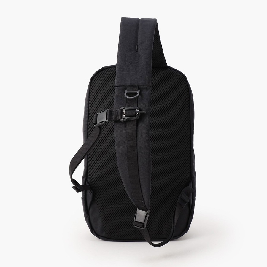�����٤�Υ٥�ƥ��ա� �֥꡼�ե��� BRIEFING ����󥰥Хå� MFC SLING WR �ʥ��顼���֥�å��� BRA231L43