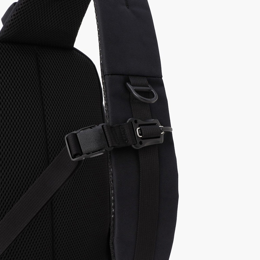 �����٤�Υ٥�ƥ��ա� �֥꡼�ե��� BRIEFING ����󥰥Хå� MFC SLING WR �ʥ��顼���֥�å��� BRA231L43