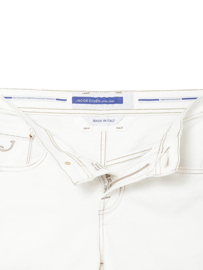 新品　未使用　JACOB COHEN ホワイトショートパンツ タグ付き WAAC X JONES】WOMEN プリーツショートパンツ ホワイト