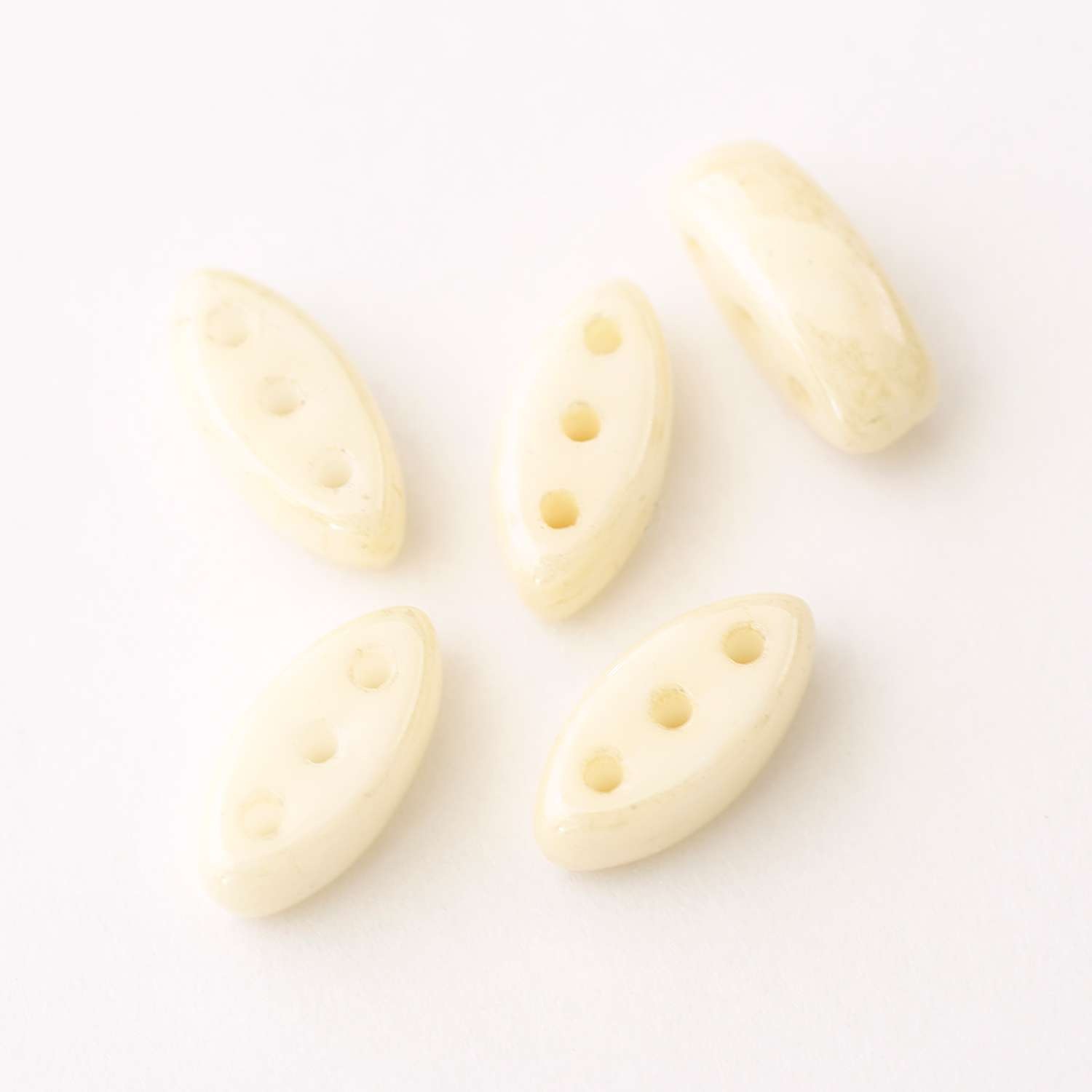 カリ オペークシャンパンラスター 3mm×8mm