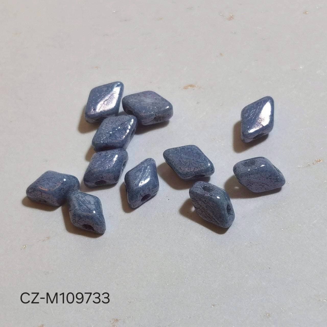 チェコビーズひし形青色