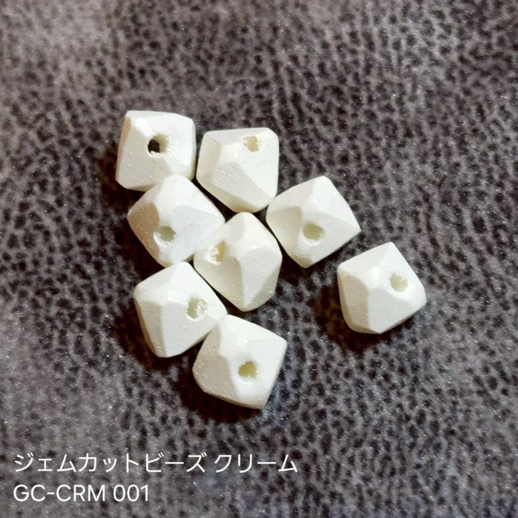 ジェムカットビーズ クリーム