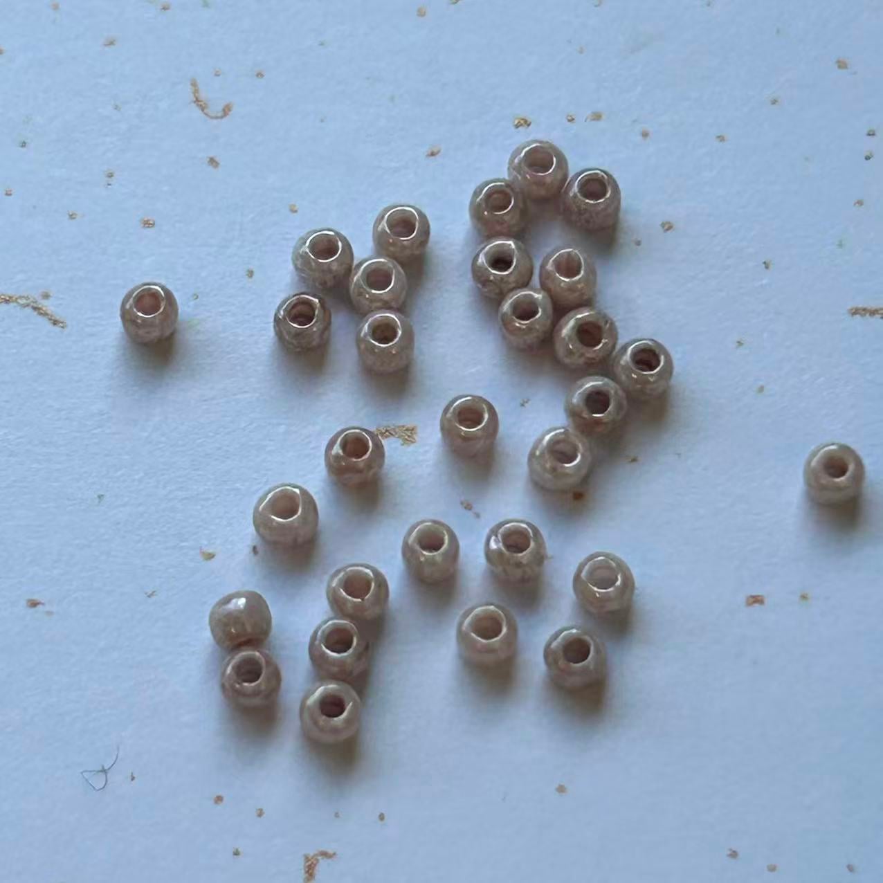 サクラシリーズシードビーズグレーP1.5㎜