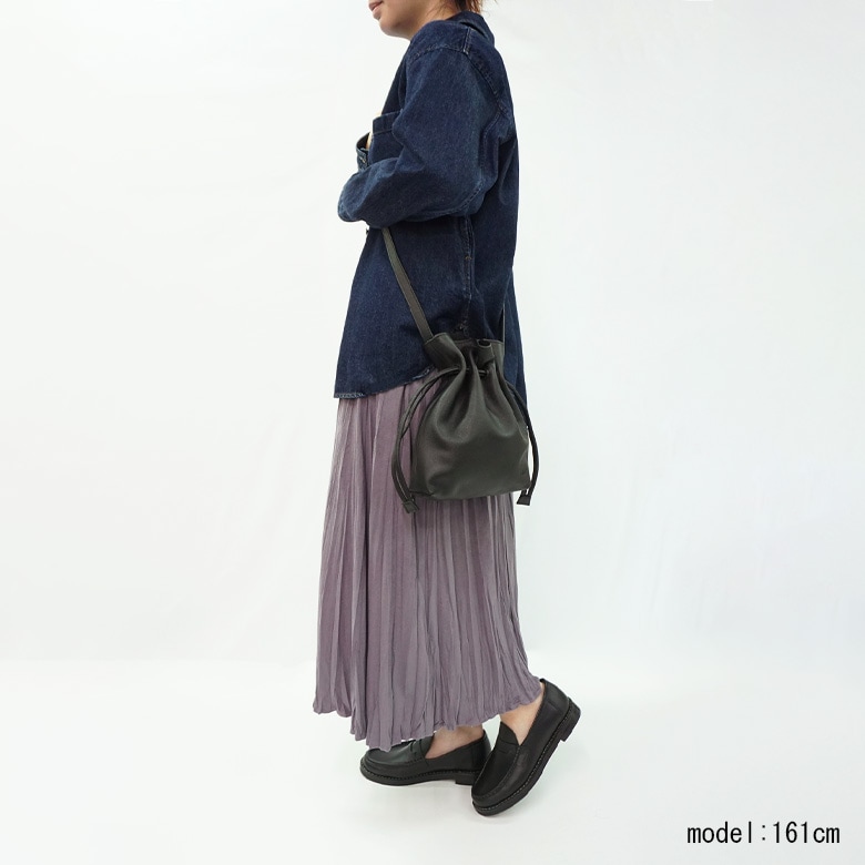 本革 巾着 ショルダーバッグ NU+ ヌープラス 121N7017 | バッグ