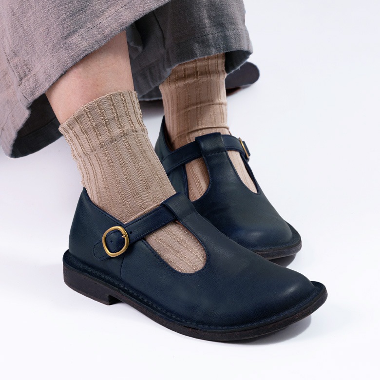 本革 Tストラップシューズ Diu ディウ Sapin(サパン) 125D2648 | Diu