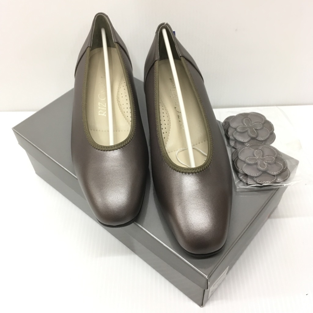 中古 未使用 Riz Comfort エタン ローヒール パンプス 23.0cm 4E 