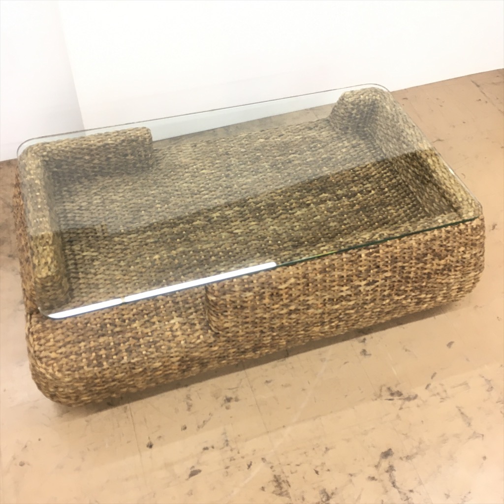 クワイエットアワーズ ガラステーブル