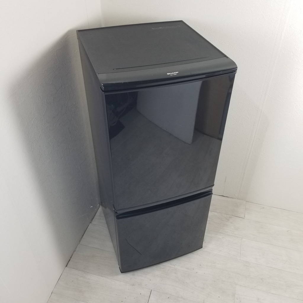 ★SHARP シャープ 2ドア冷蔵庫 137L SJ-14W-B 2012年製 黒 中古 小型 つけかえどっちもドア★ シャープ【SHARP】137L 冷蔵庫 つけかえどっちもドア ピュアブラック