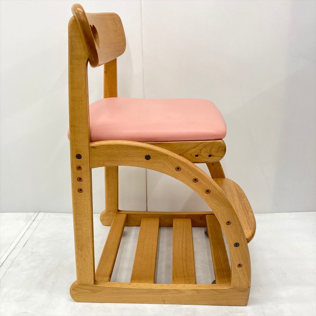 中古 Karimoku カリモク家具 学習机用 デスクチェア ピンク Xt1801 沈み込みキャスター付 W48 D51 5 H78