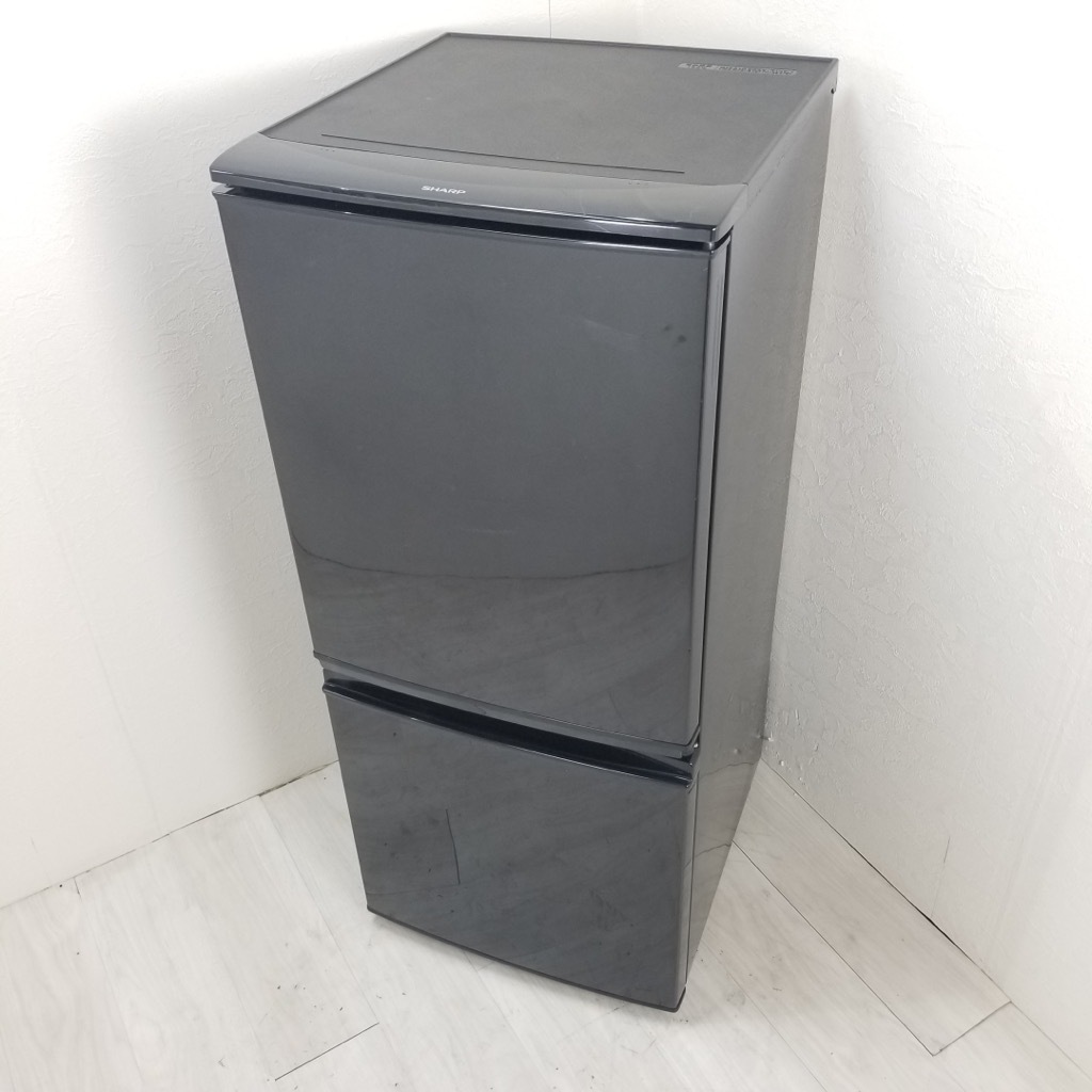中古 137L つけかえどっちもドア 人気のブラック 2ドア冷蔵庫 シャープ 