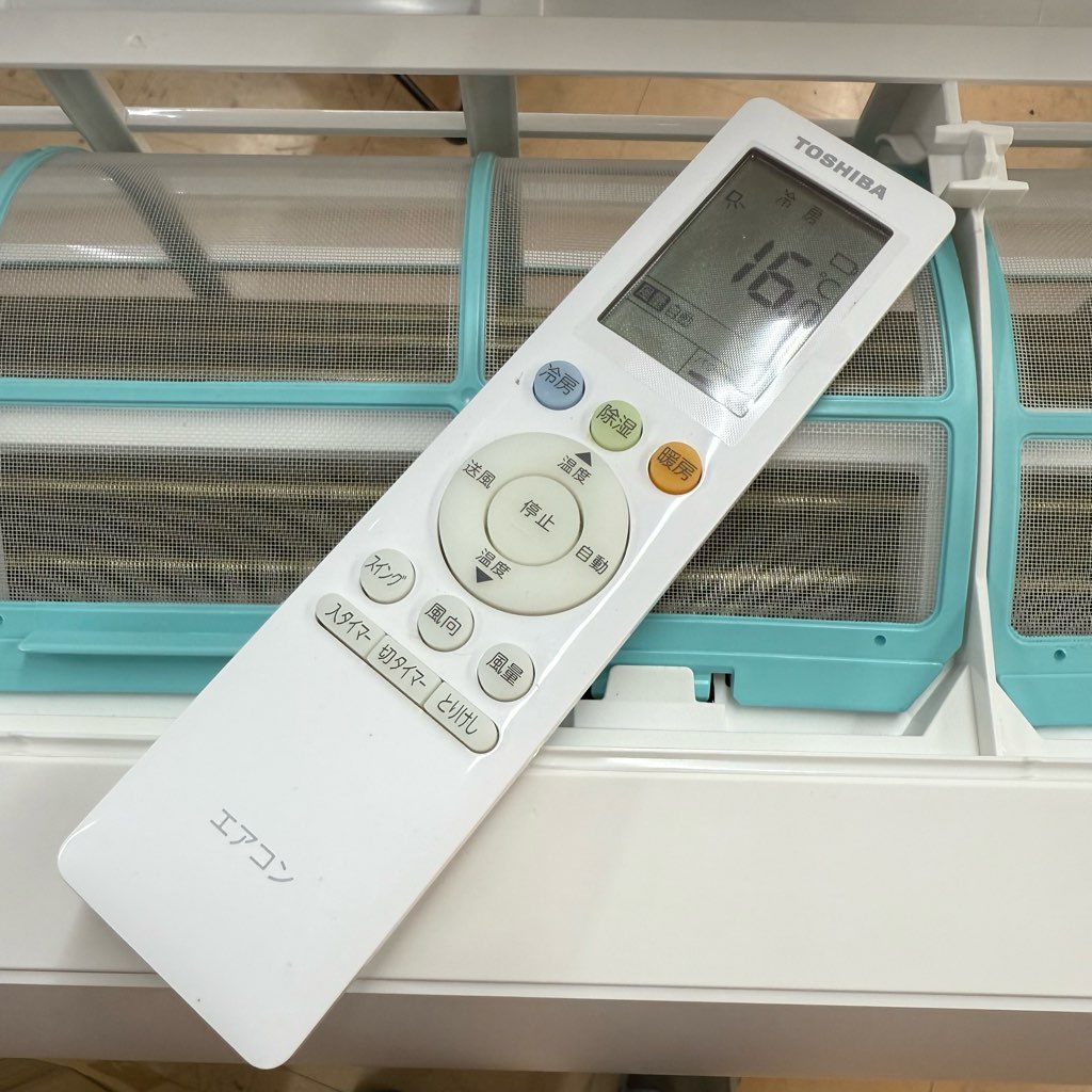 中古近郊送料格安 2.2kw ルームエアコン 東芝 RAS-K221MA おもに6畳用 