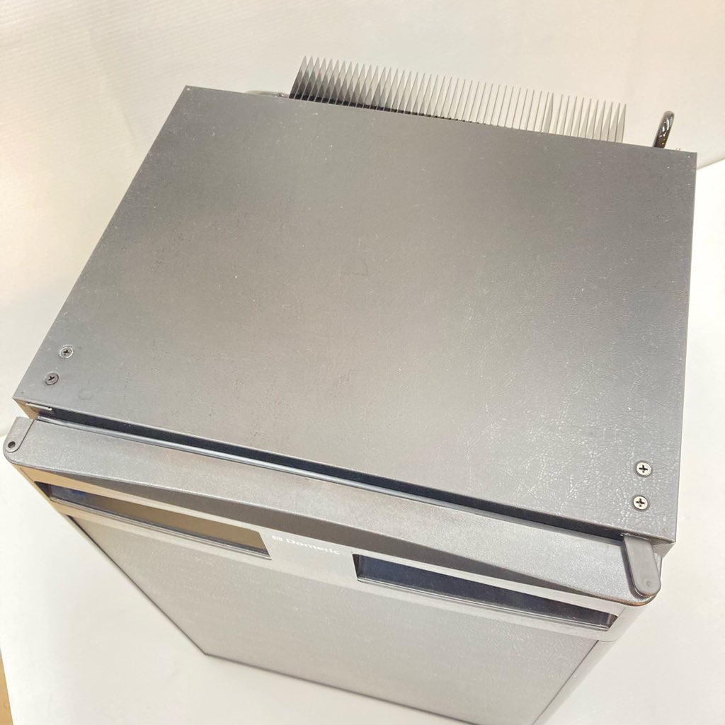 DOMETIC ステンレス冷蔵庫 四角形