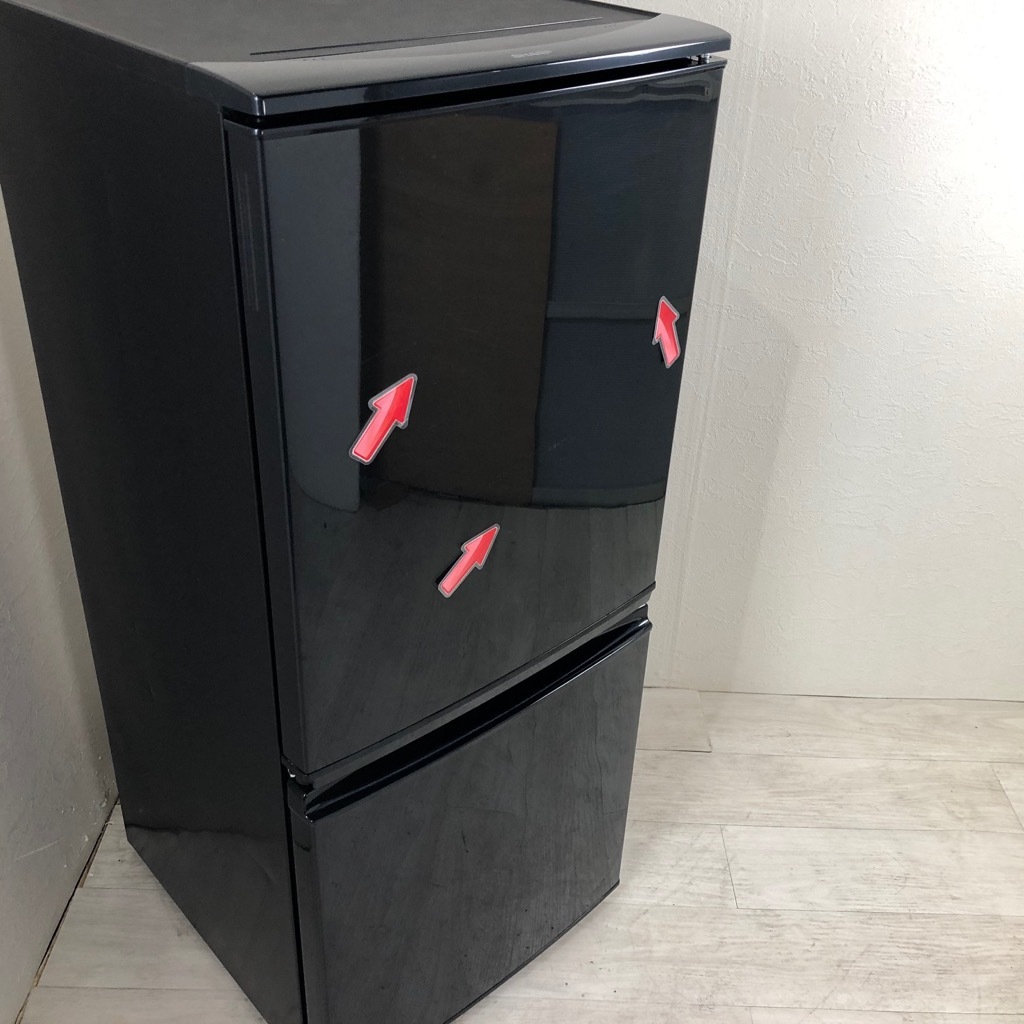 中古 137L つけかえどっちもドア 人気のブラック 2ドア冷蔵庫 シャープ